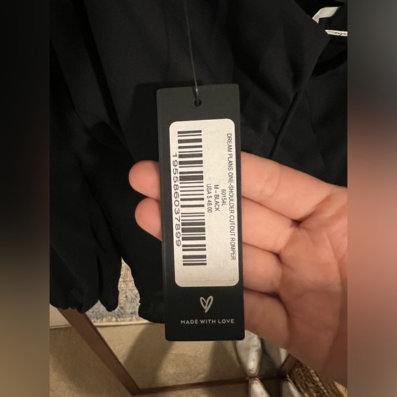 Never Worn Lulu’s Dreams Plans One-Shoulder Cutout Romper - Picture 7 of 8